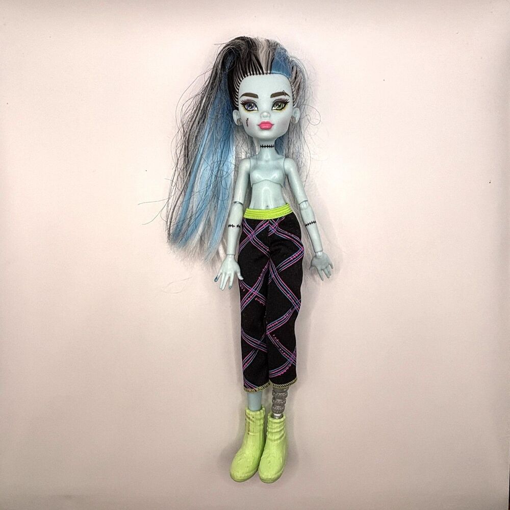 Monster High G3 Creepover Party Frankie Stein Doll With Pants & Boots 2022